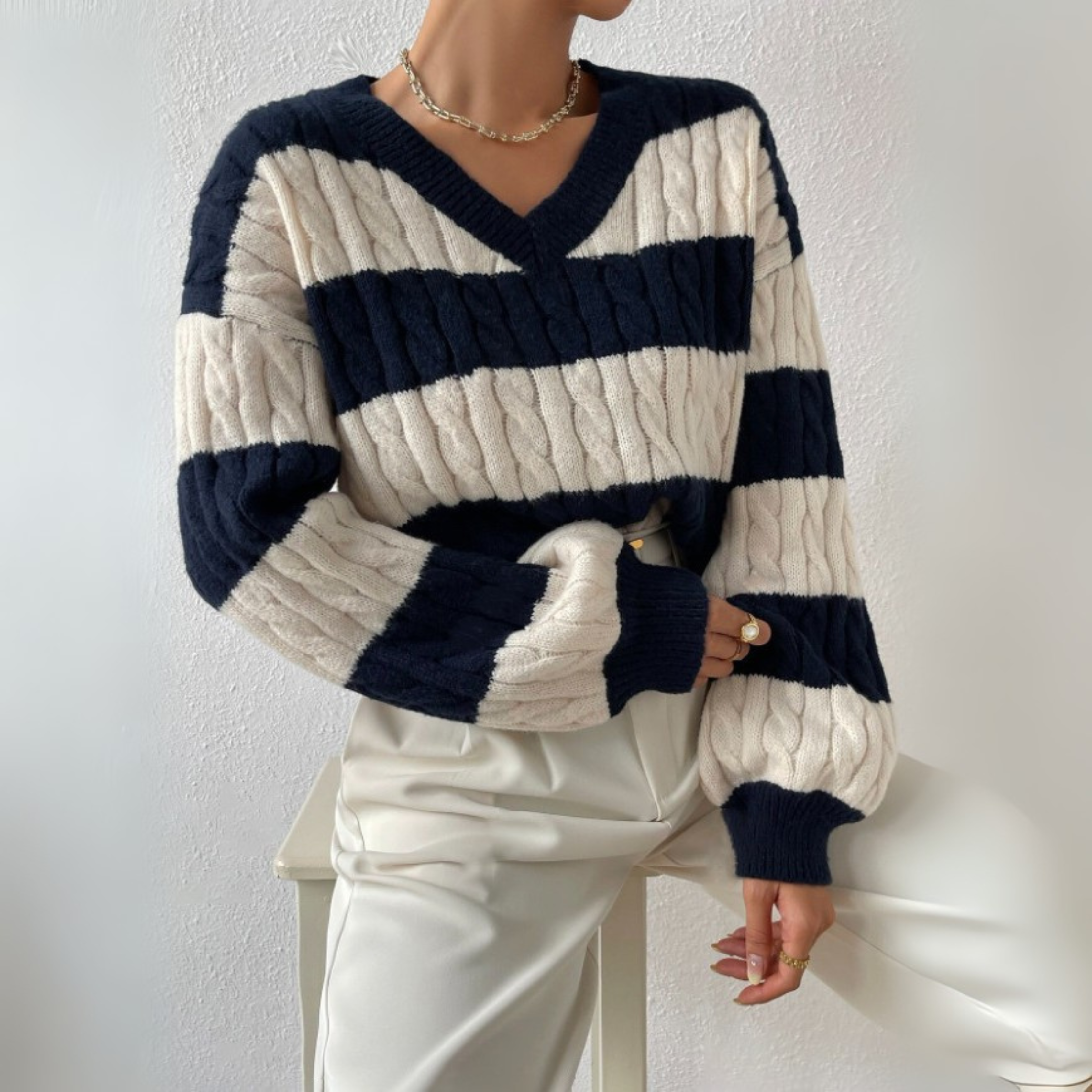 AERIS LONDON™| MORTA™ - Comfy V-Neck Long Sleeve Sweater