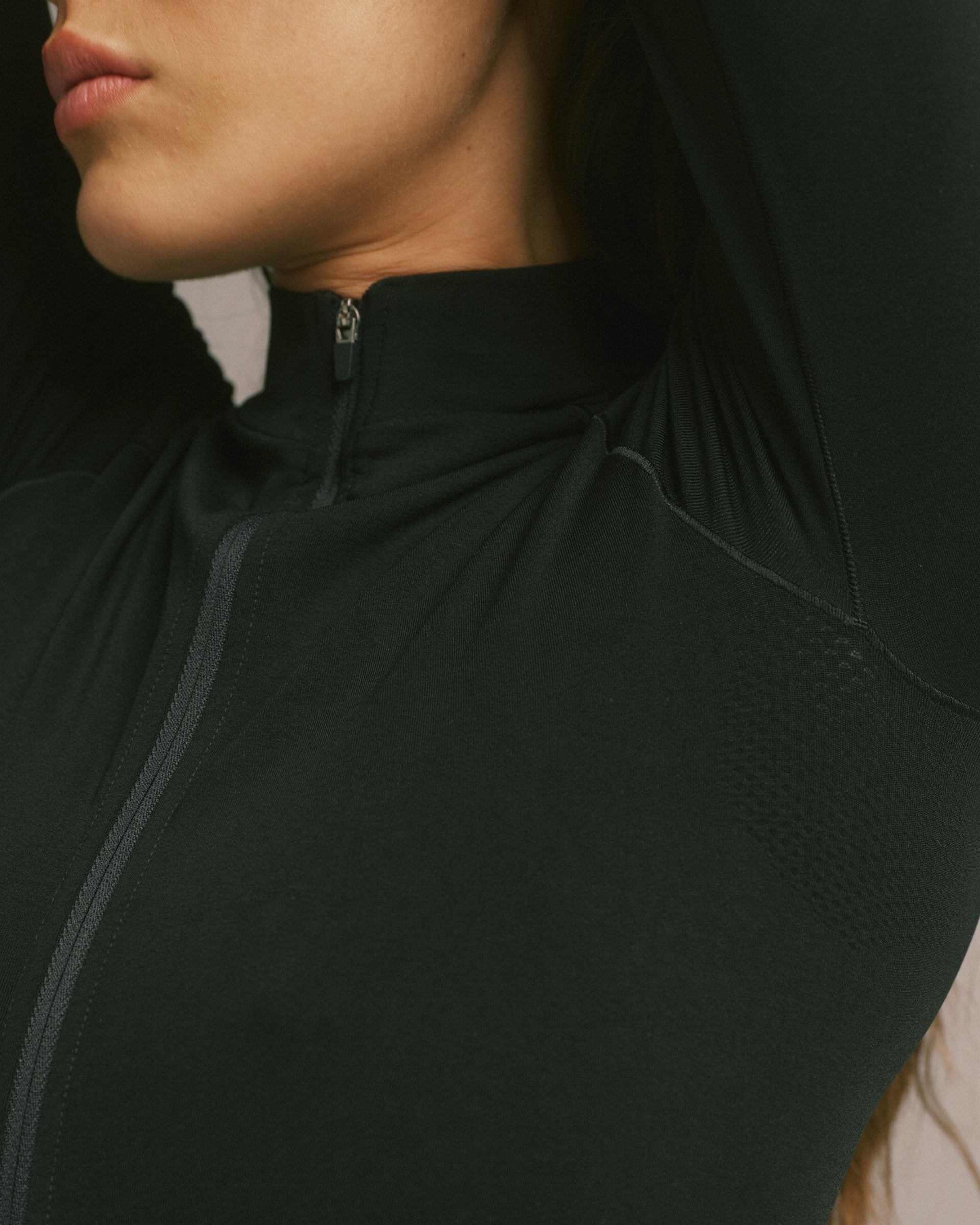 Impact Seamless Zip Up Top - Black