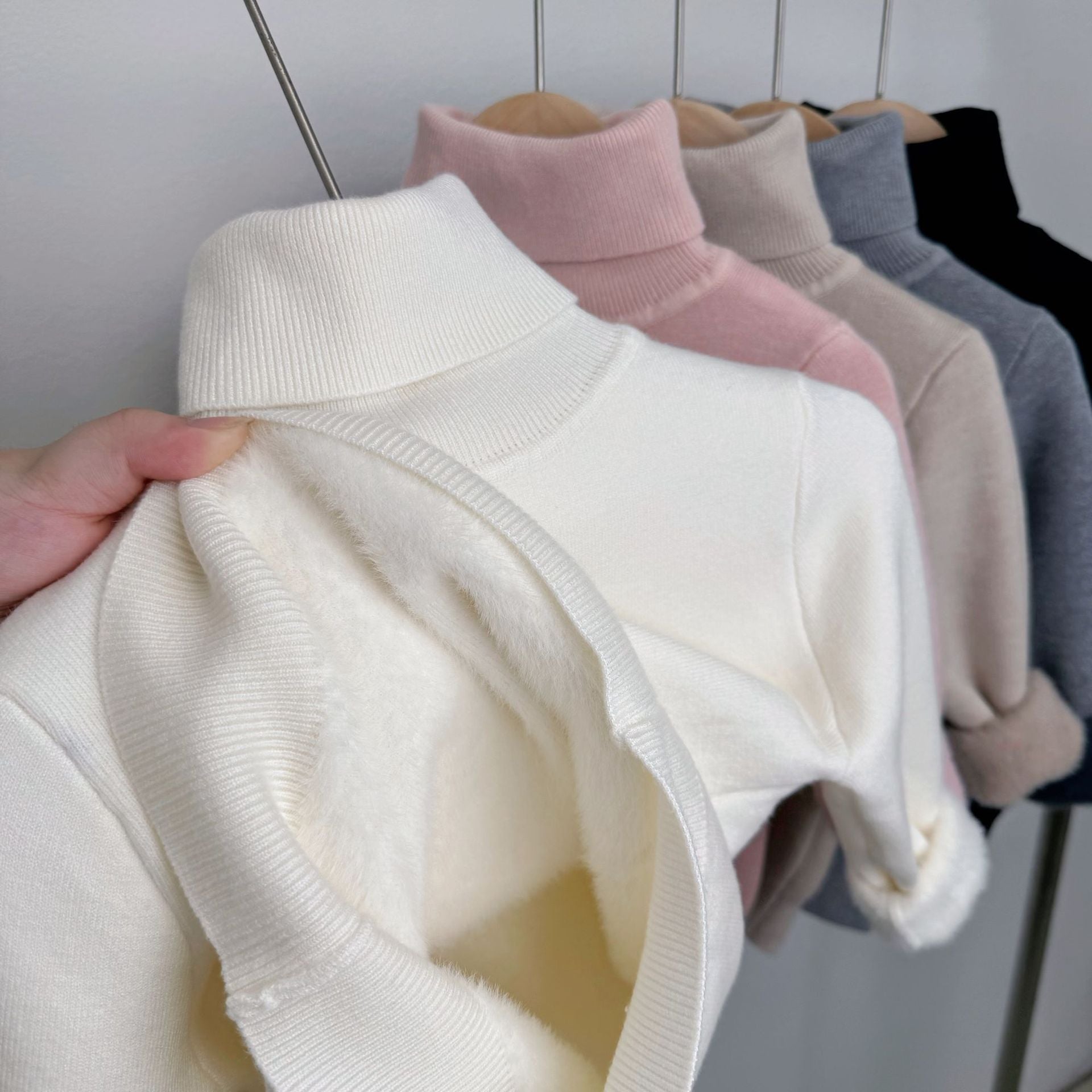 AERIS LONDON™| LUMI™ - Fleece-Lined Knit Sweater