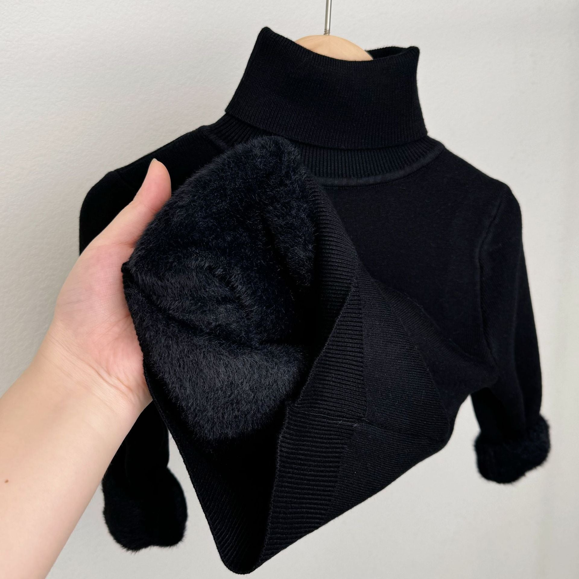 AERIS LONDON™| LUMI™ - Fleece-Lined Knit Sweater