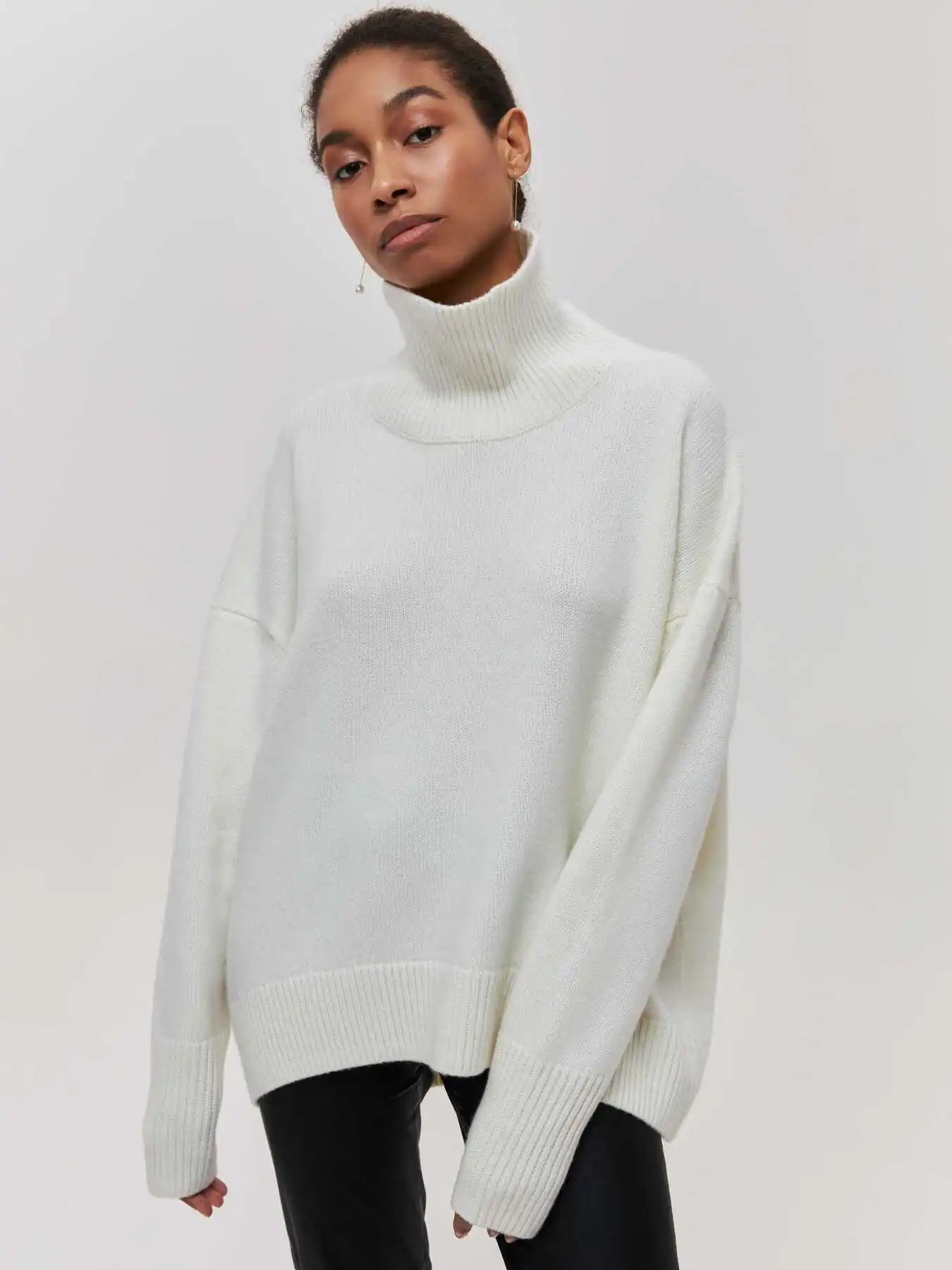 AERIS LONDON™| ALYSSA - Elegant Turtleneck Sweater