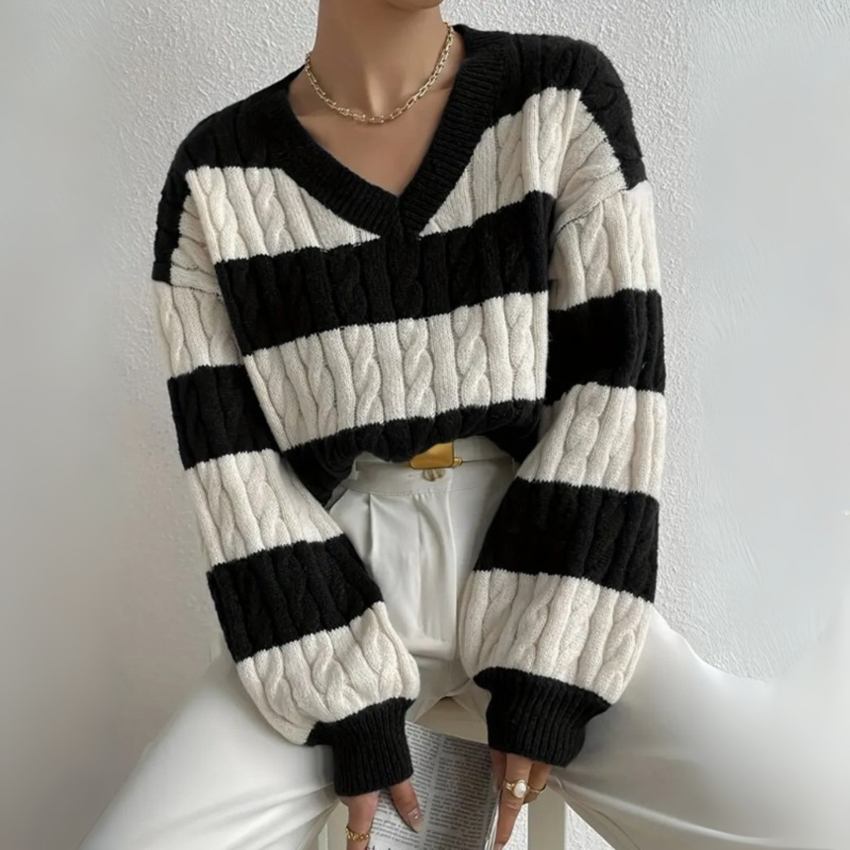 AERIS LONDON™| MORTA™ - Comfy V-Neck Long Sleeve Sweater