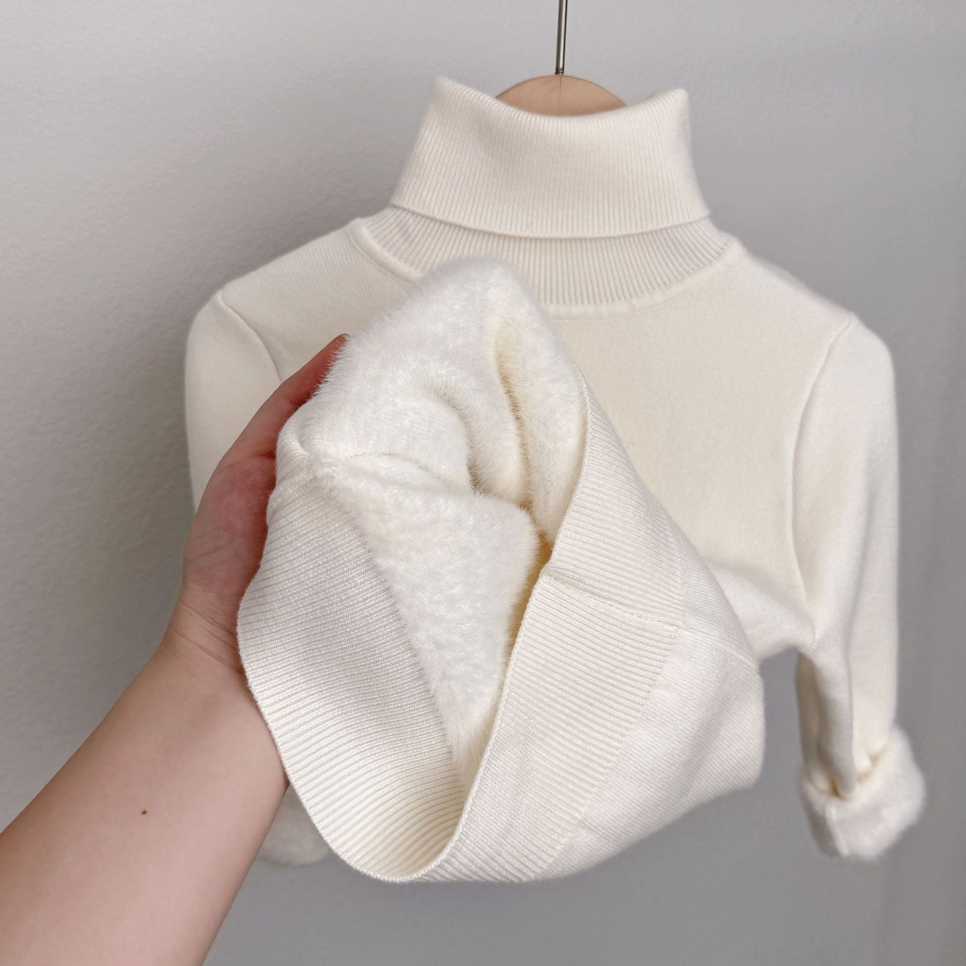 AERIS LONDON™| LUMI™ - Fleece-Lined Knit Sweater