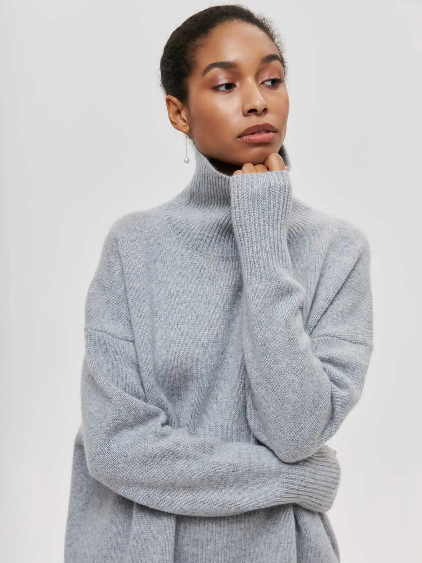 AERIS LONDON™| ALYSSA - Elegant Turtleneck Sweater